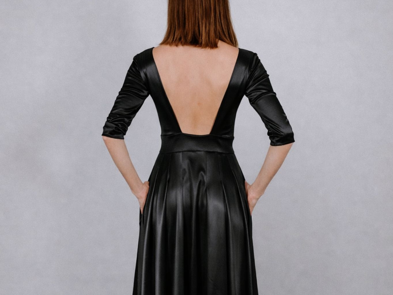 DLHÉ ŠATY AFRODITA Z PLAVKOVINY 2